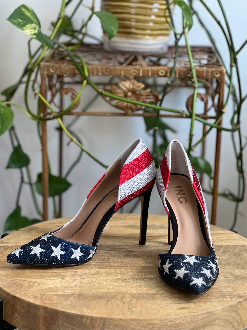 INC Kenjay D’Orsay American Flag Rhinestone Heels NWOT Size 6 Display